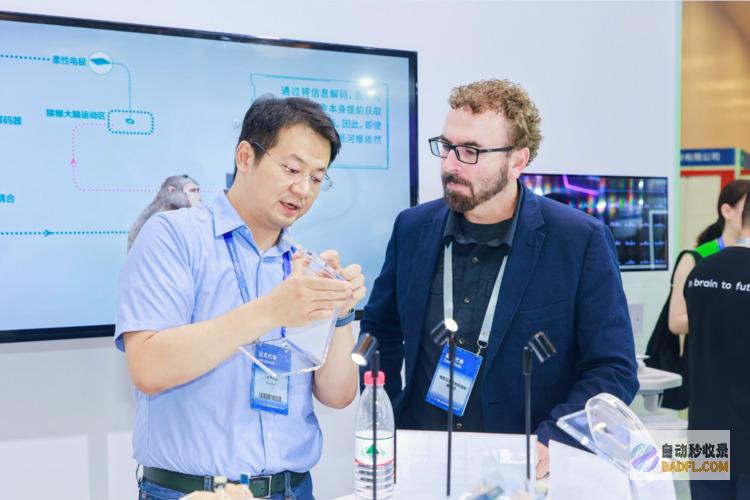 脑虎科技首登CNS第十六届全国学术会议，智能手术机器人备受瞩目