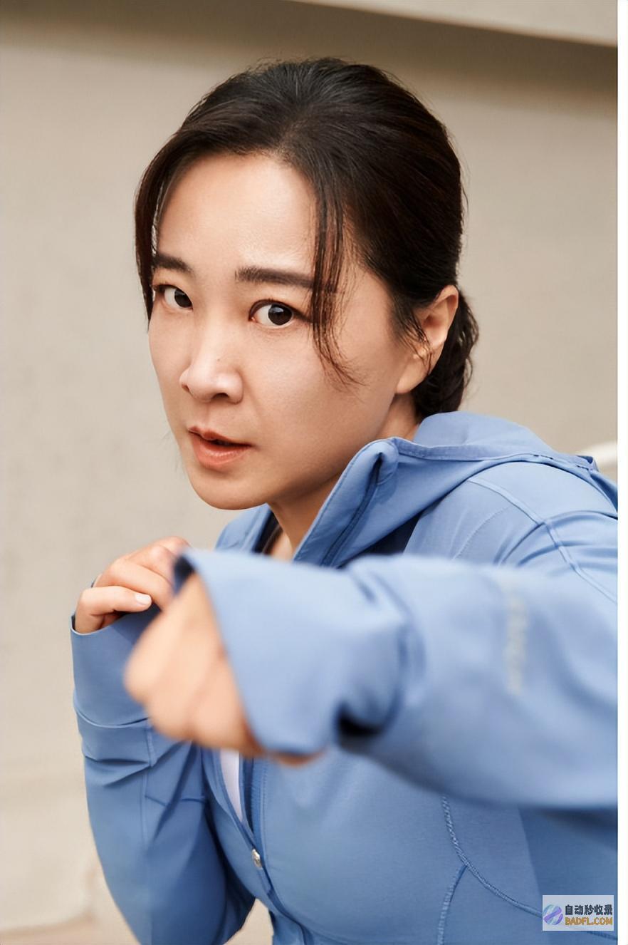 显露腹肌却忘遮脖子又官宣新代言宣传片玩上