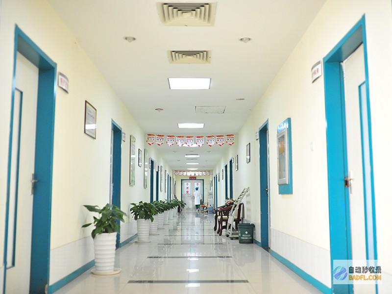 青岛一男性患癌轻生 跳下时仅剩内衣 (青岛男子疫情确诊)