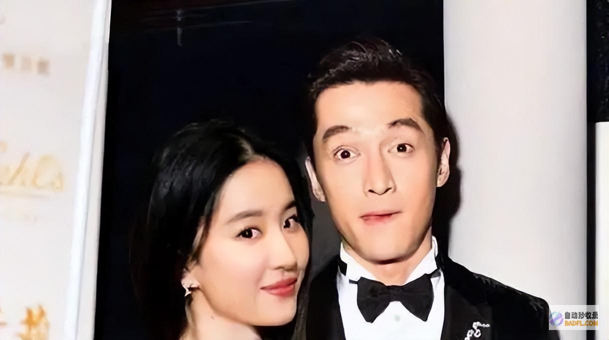 刘亦菲与干爹同框两人相关看起来很好紧身裙端庄