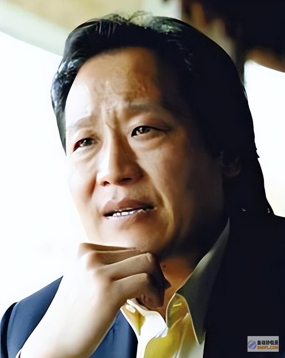 刘亦菲与干爹同框两人相关看起来很好紧身裙端庄