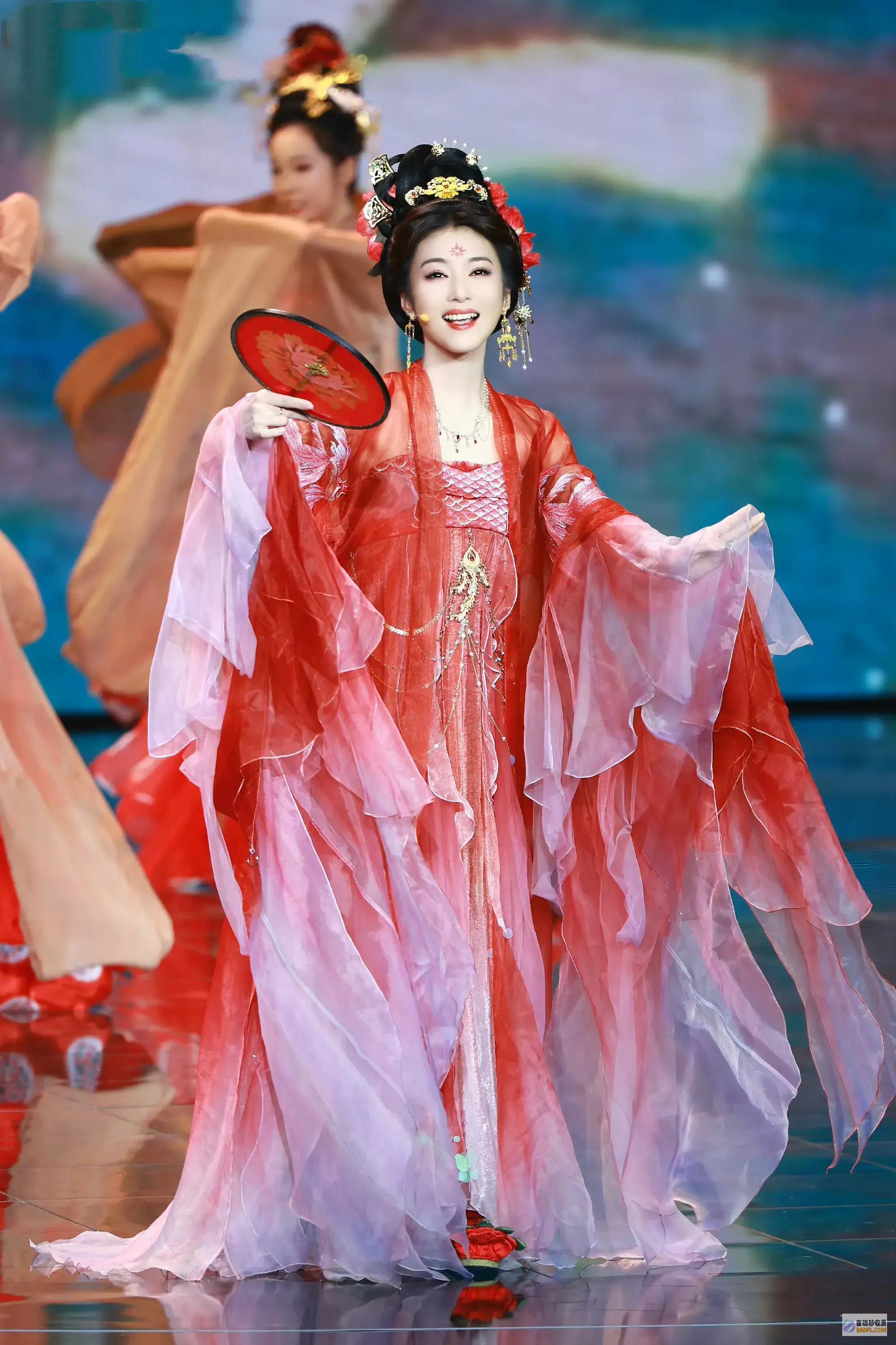 李云霄央视太给自己长脸演唐朝贵妃满脸肉感富态
