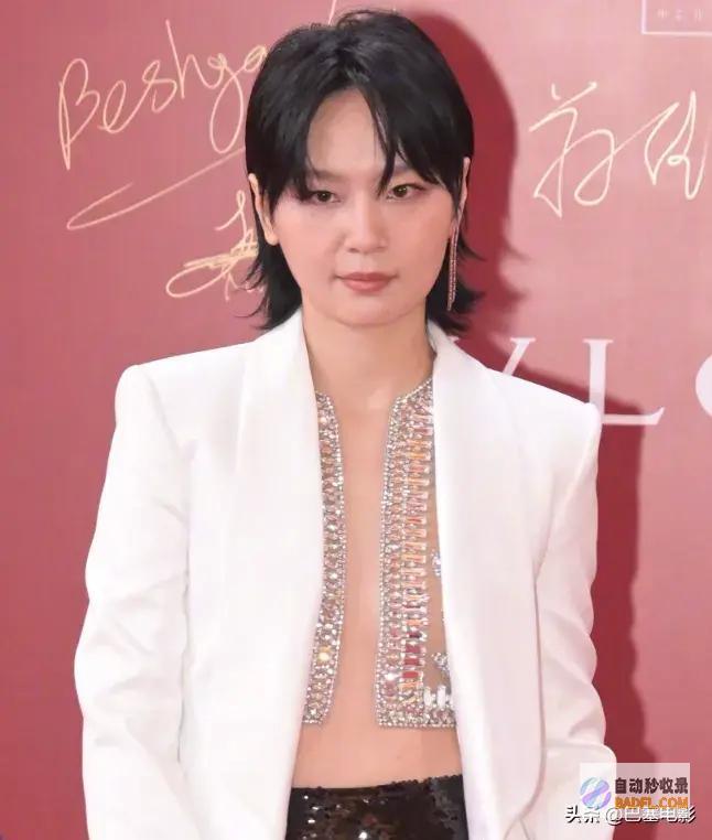 又乱穿黄晓明再拿影帝也太低调了上影