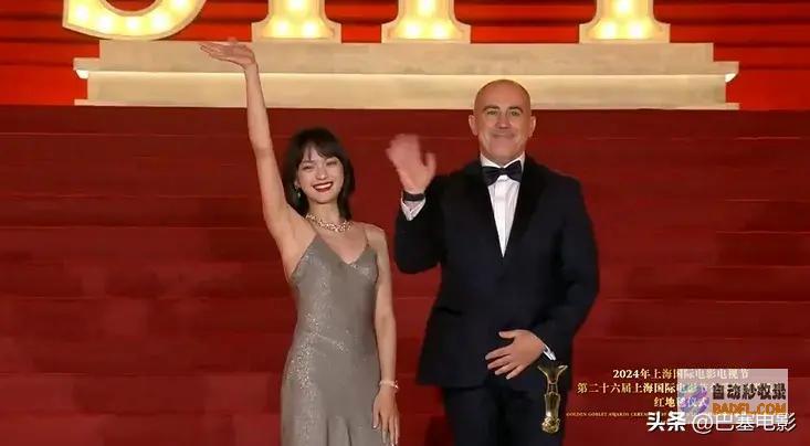 又乱穿黄晓明再拿影帝也太低调了上影