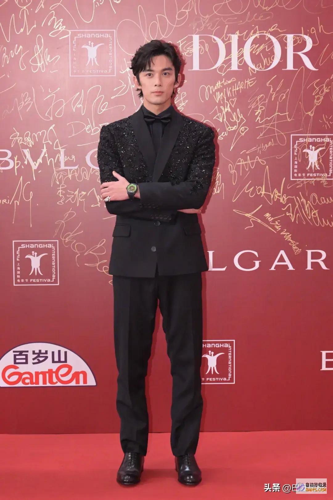 又乱穿黄晓明再拿影帝也太低调了上影