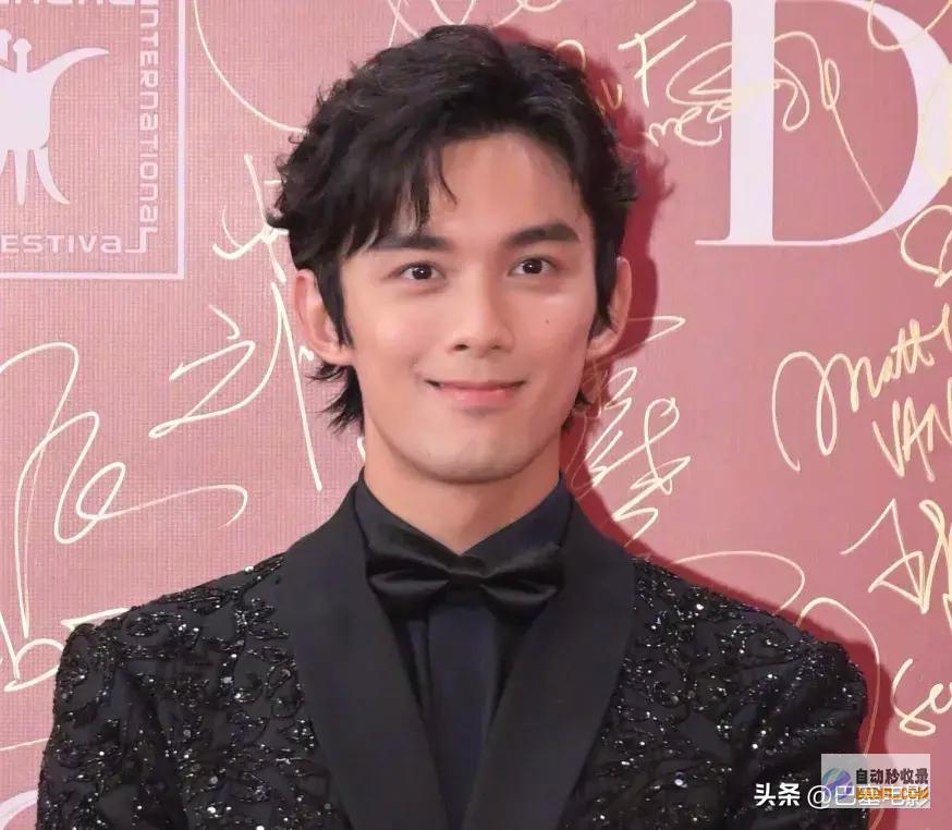 又乱穿黄晓明再拿影帝也太低调了上影