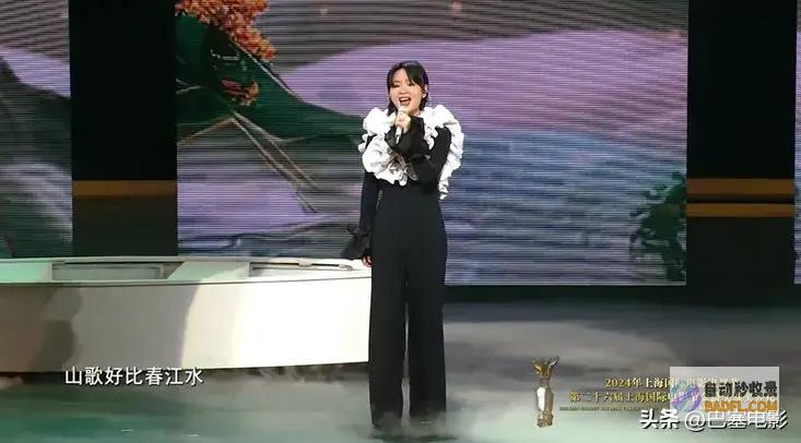 又乱穿黄晓明再拿影帝也太低调了上影