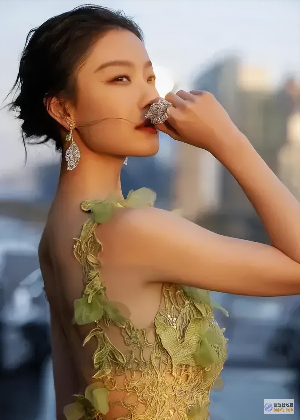 心思平衡了倪妮高清怼脸拍脸上有斑显老她老了皮