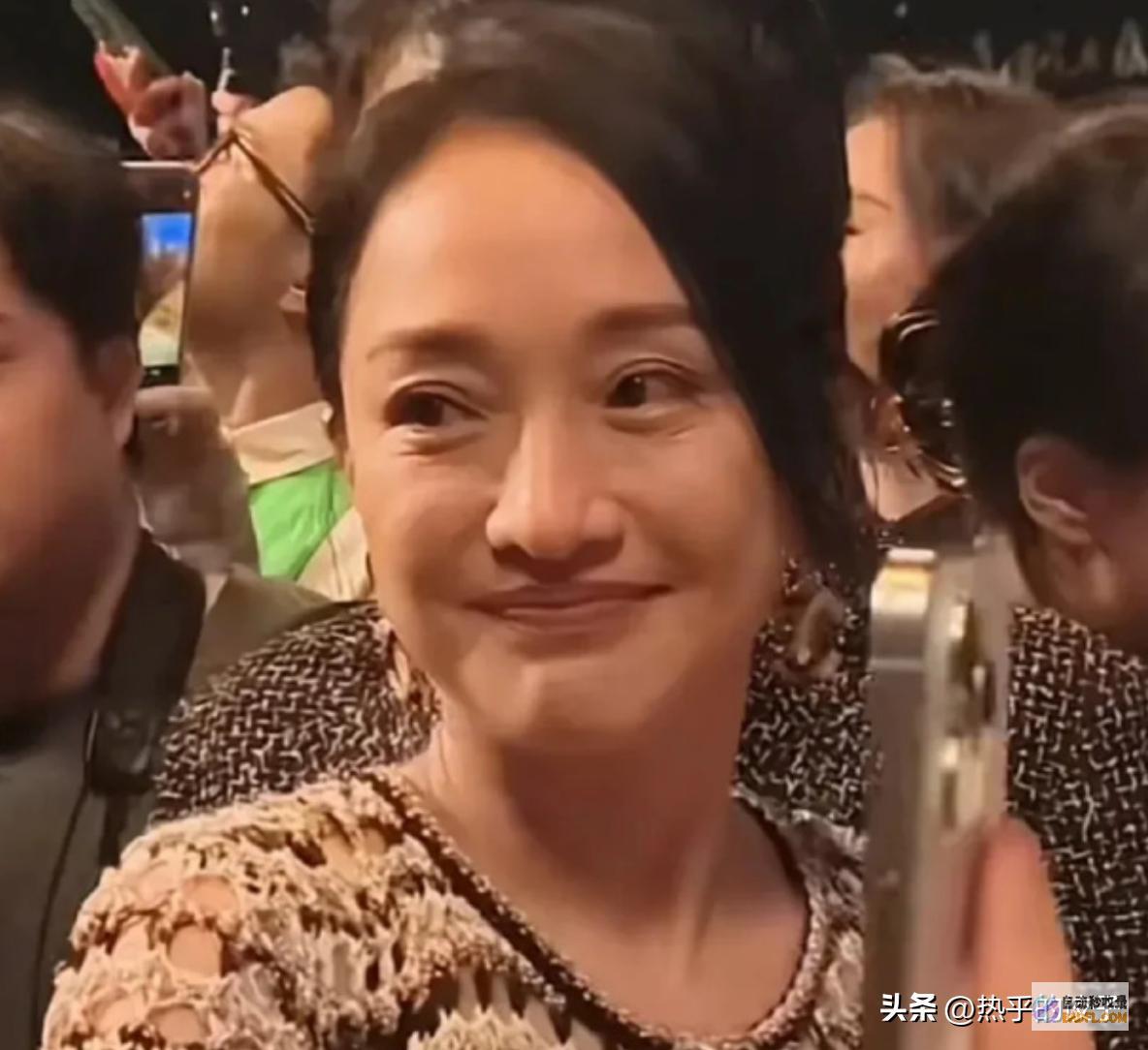 满脸皱纹的给一切医美脸的明星们上了一课上