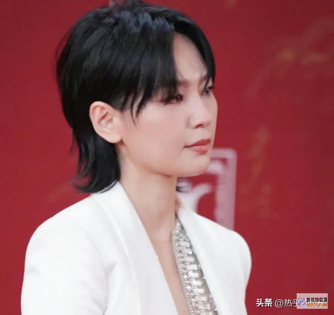 满脸皱纹的给一切医美脸的明星们上了一课上