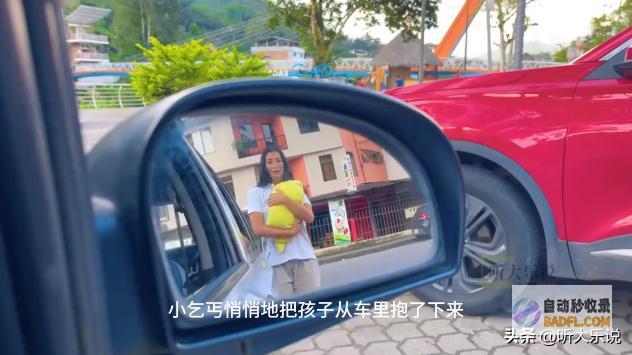 做的却浑然不知太大意人贩子抱走推车里的孩