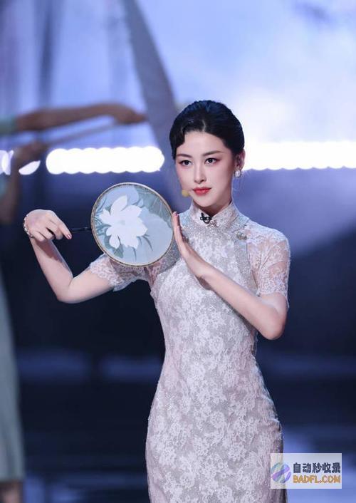 朱珠博尔盖塞美术馆参展穿旗袍美出新高度鞋
