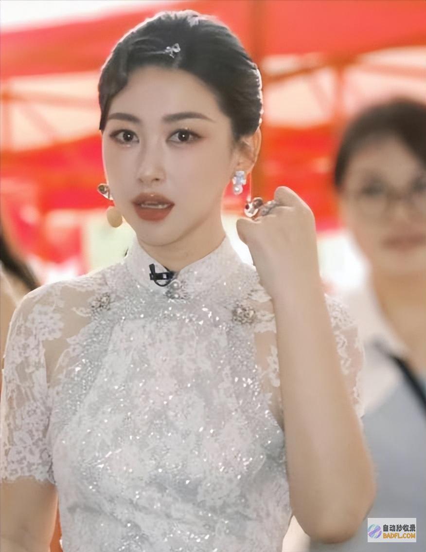 穿旗袍美出新高度鞋子搭配的异常博尔盖
