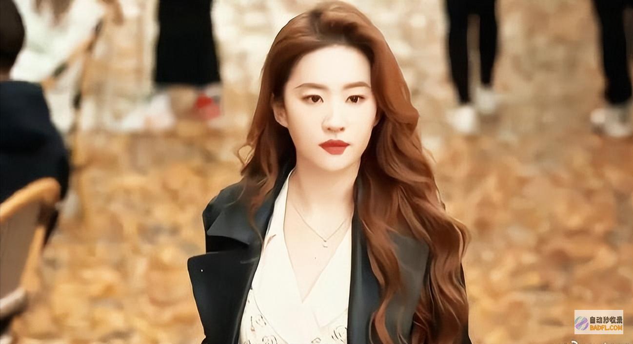 黄亦玫很爱家明刘亦菲穿白色旗美极了刘亦菲