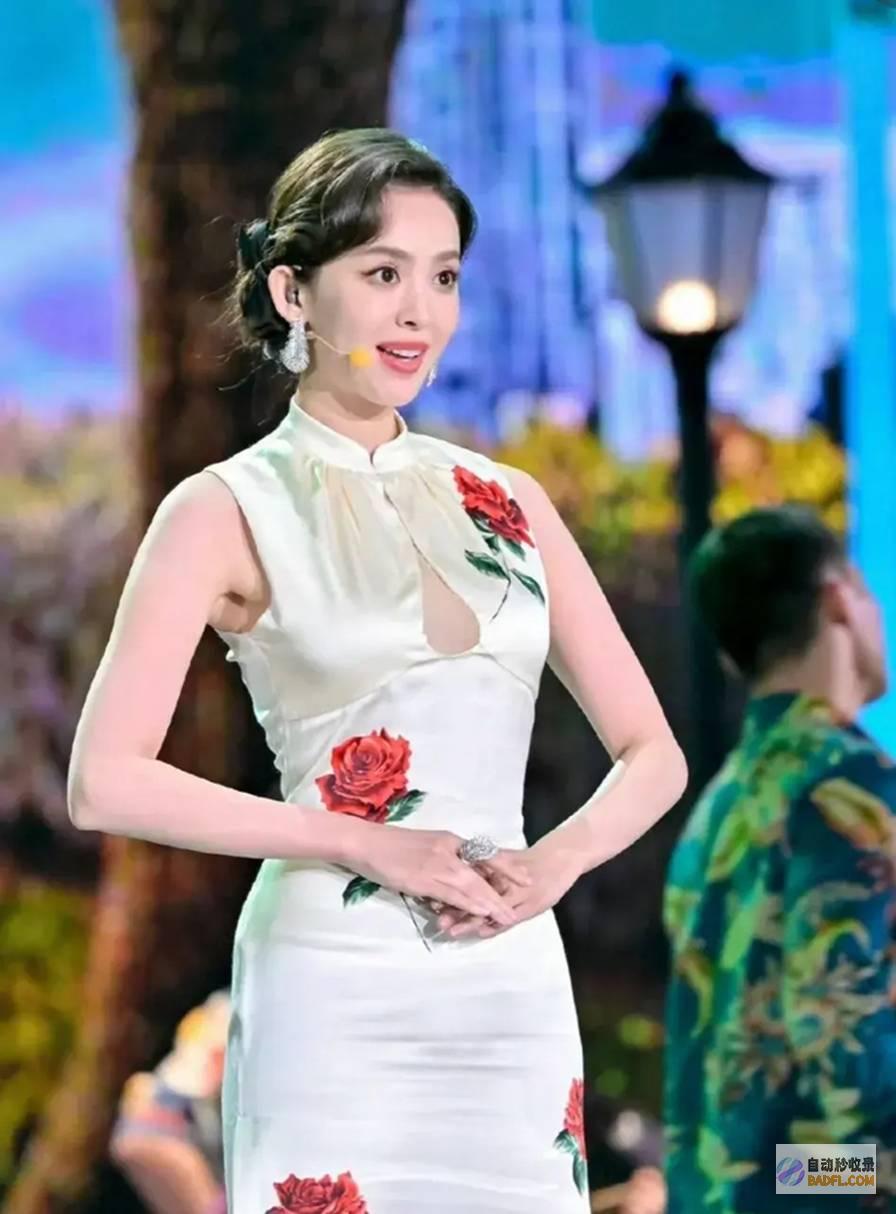 刘亦菲眼底都是戏黄亦玫很爱家明刘亦菲穿玫瑰白