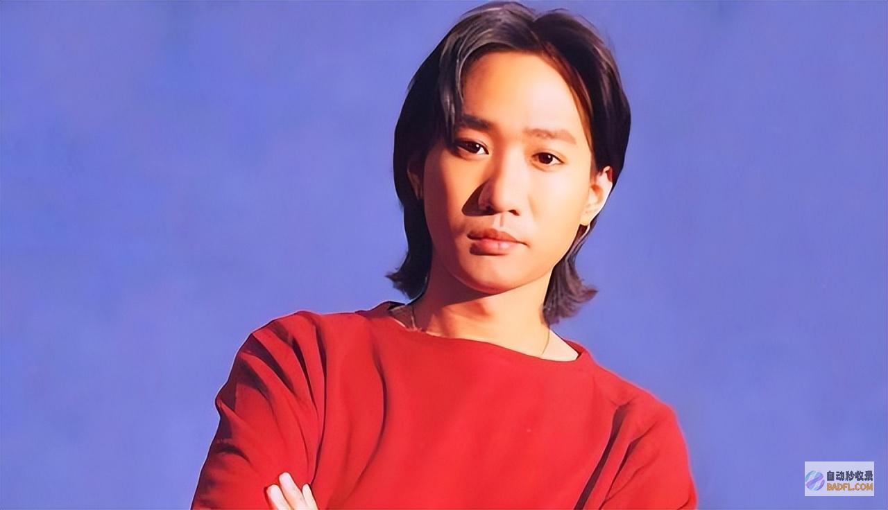 泼液体舔照片砸坏黄家驹墓碑遭狂徒亵渎
