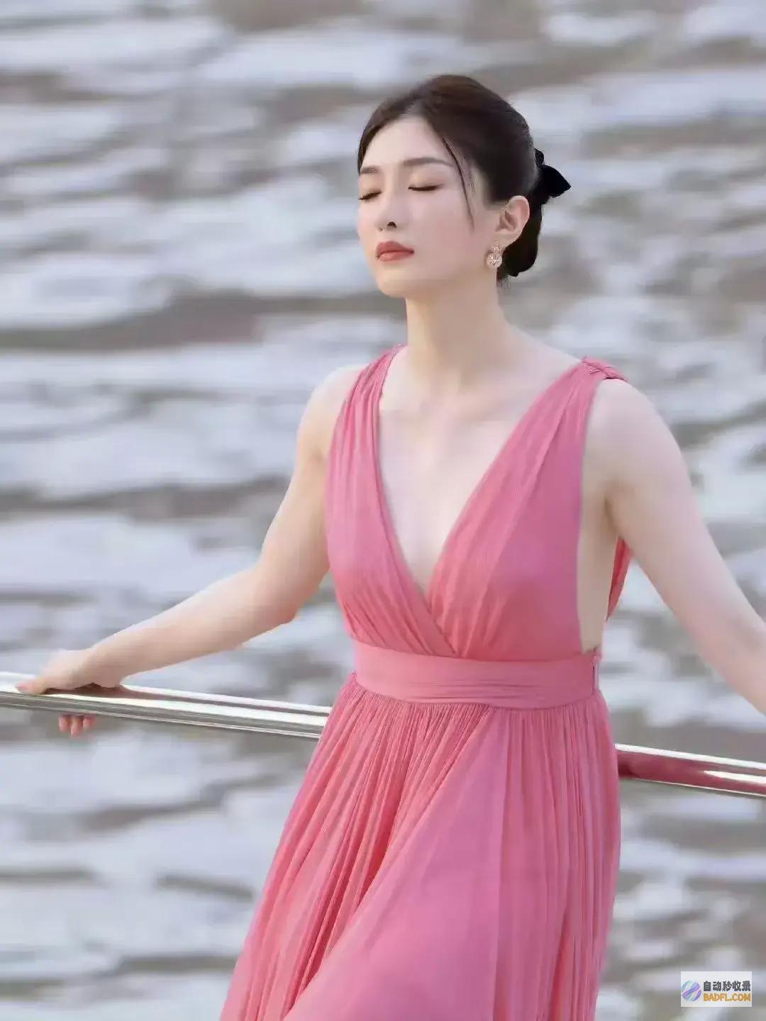 江疏影与透视裙的完美邂逅令人冷艳的身体魅力江