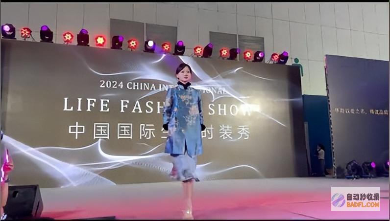 模特穿寿衣走秀脸更吓人网友天津开国内殡葬展会