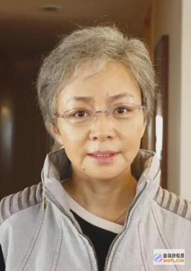 宋丹丹不再逃避坦言身材状况大不如前否则她不会