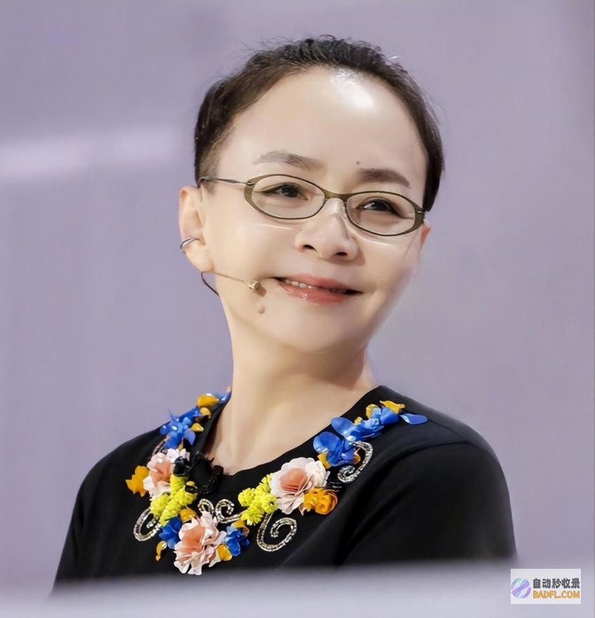 宋丹丹不再逃避坦言身材状况大不如前否则她不会