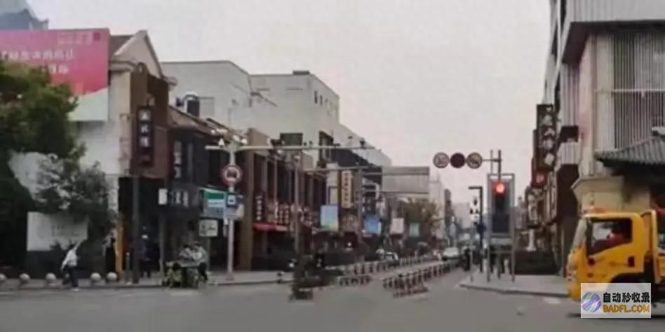 一挑三！警方通报日自己在苏州遇袭 目前日本政府已作出了新回应 (一挑三什么意思)