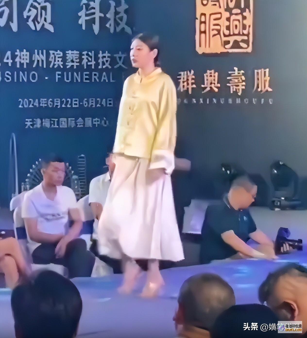 网友评论一边倒把寿衣搬上T台错没错天津开殉葬