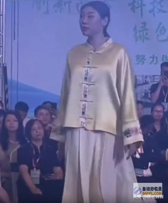 网友评论一边倒把寿衣搬上T台错没错天津开殉葬