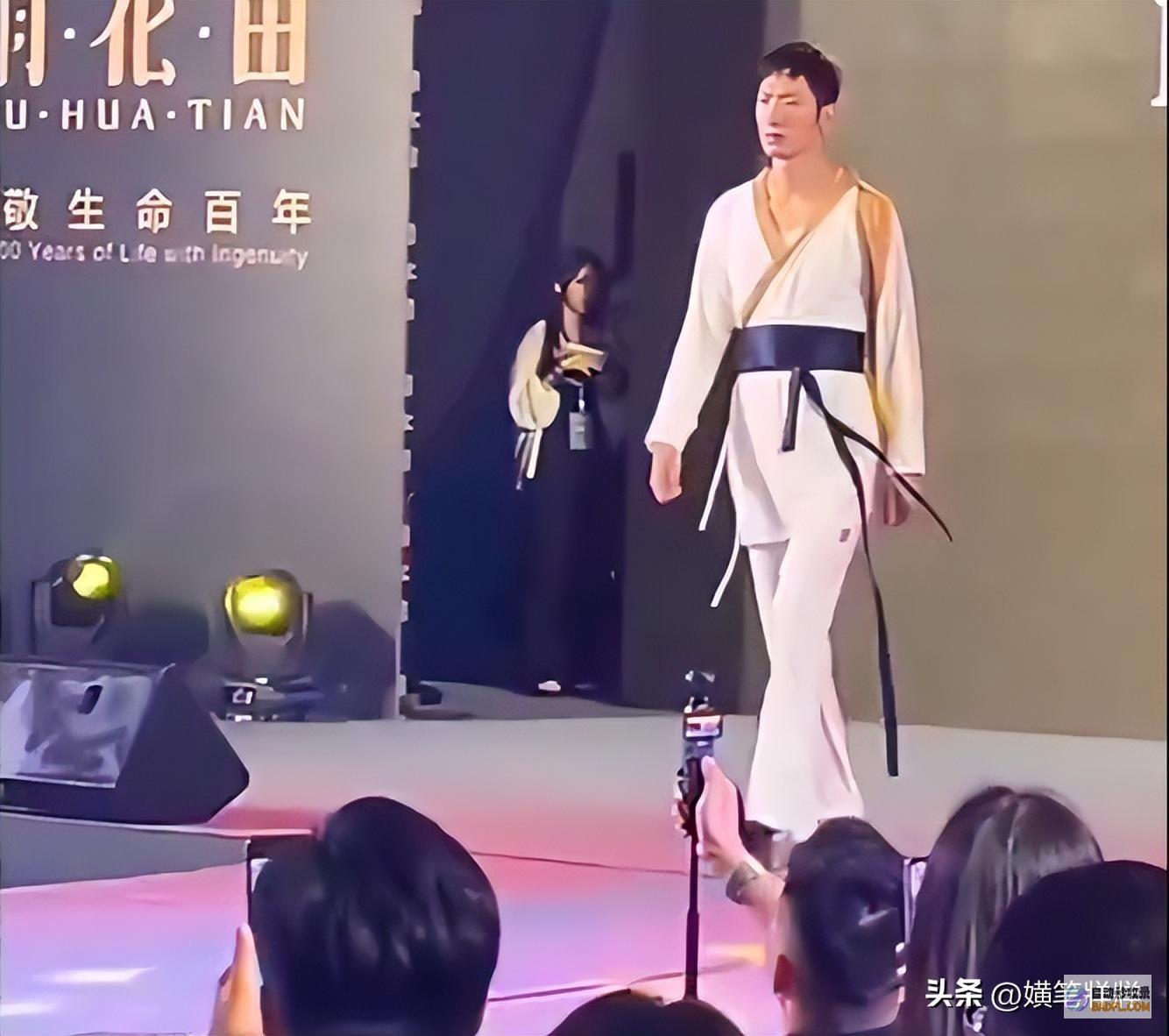 网友评论一边倒把寿衣搬上T台错没错天津开殉葬
