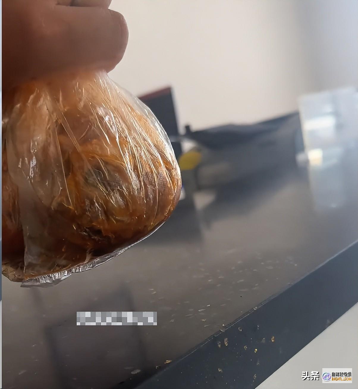 店家以糜费食物为由不让走闹大了男性15元自