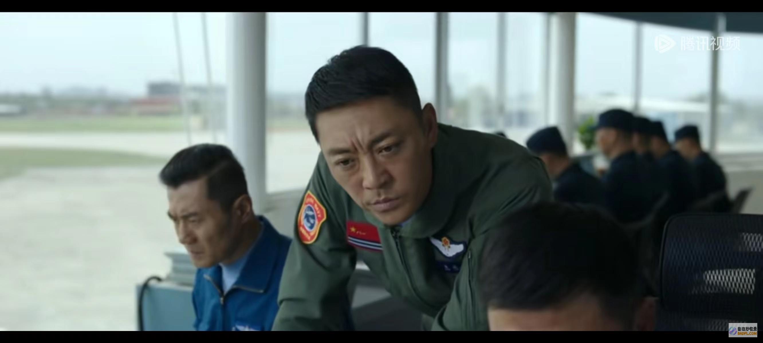 才懂衣正邦为何保持秦大地首先试飞海天雄鹰看清