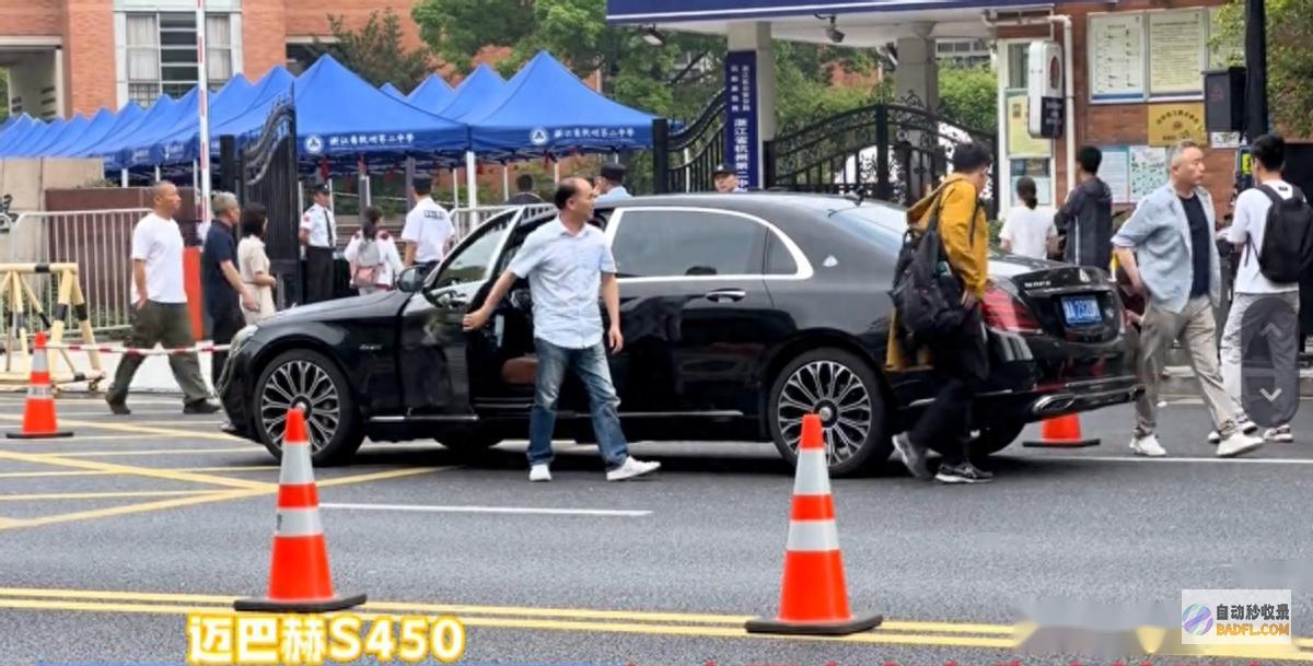 比起180万的更让咱们破防的是700分高考效