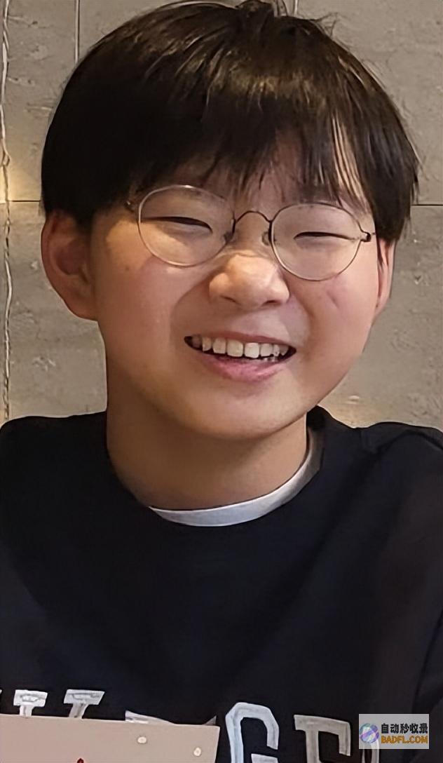 宋家三胞胎身高明过宋一国曾经的表情包长大了出
