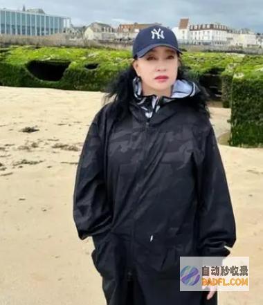 衣着装扮大不同憔悴74岁刘晓庆法国出面脸部浮肿