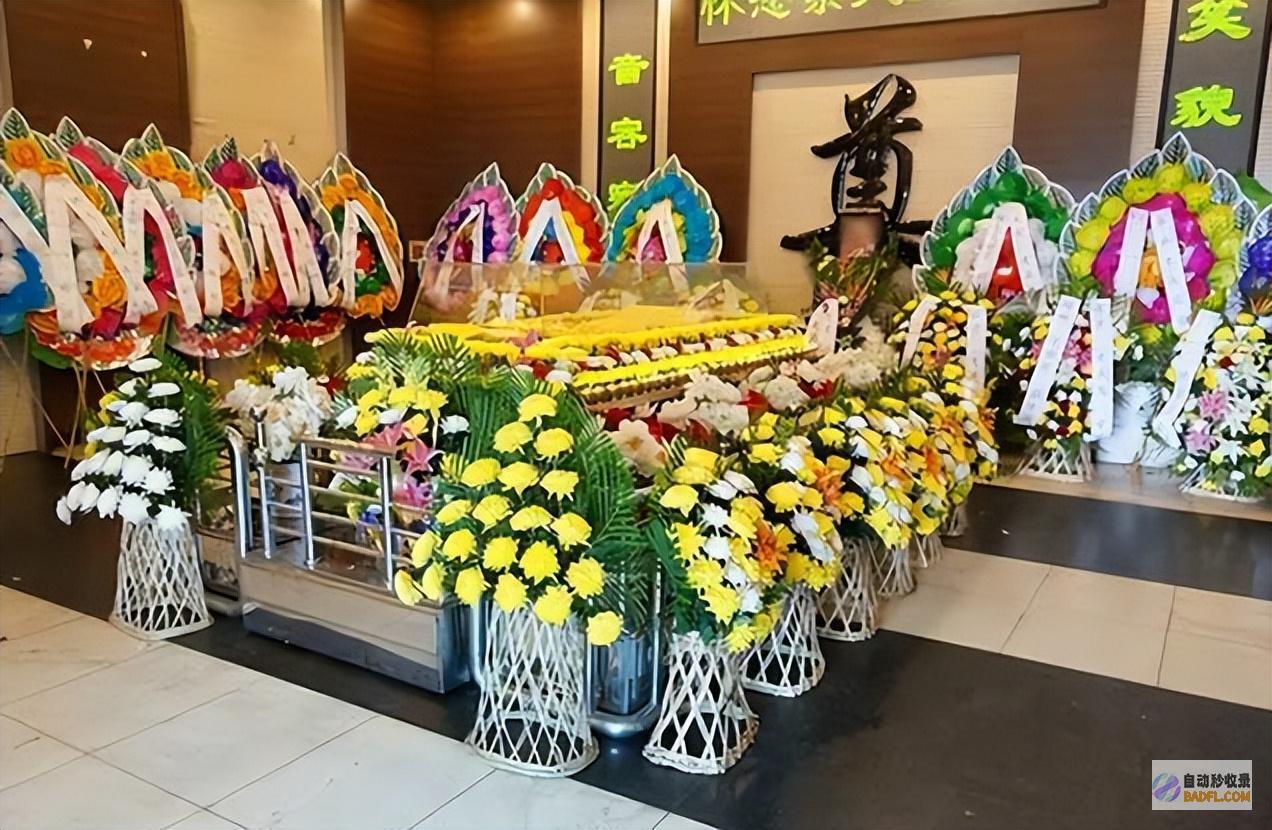 脸更吓人网友天津开国内殡葬展会毫无底线模特穿