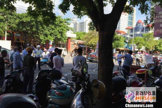 广西一保安砍死业主夫妇 知情人爆内情 都不是省油的灯 (广西保安砍学生)