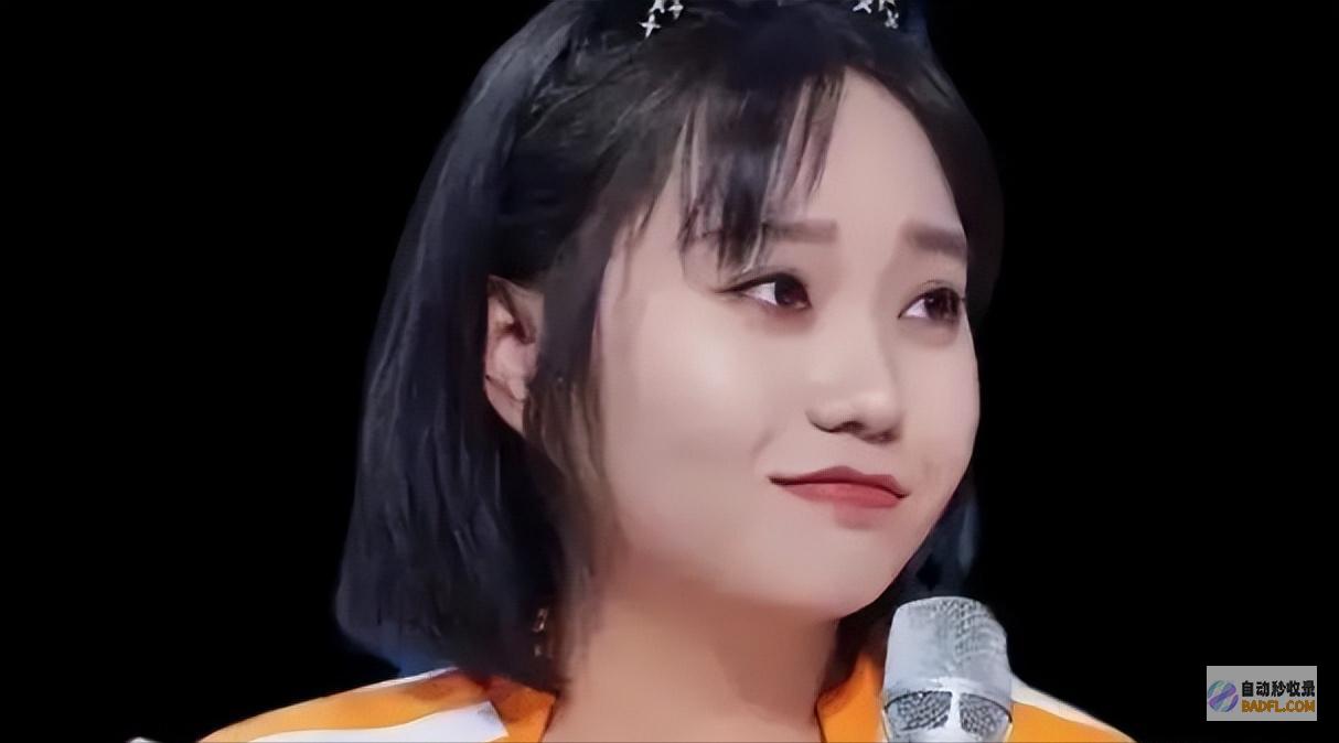 90斤都没她的腿细李雪琴飞机上被偶遇四肢轻微真