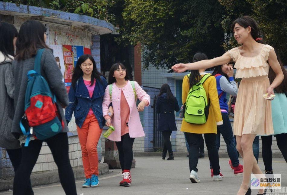 现场惨不忍睹 突发！浙江嘉兴出现一同交通意外4人死亡 (印度军人打死解放军现场惨不忍睹)