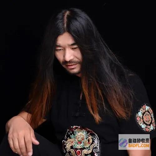 表情痛苦称没有了面筋哥肝癌病危发声求救抢