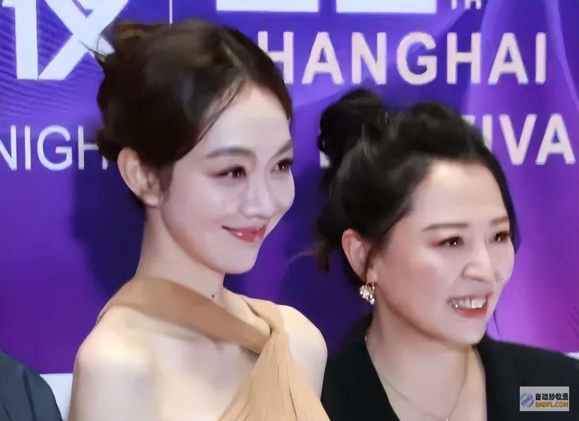 姜妍一身白嫩肉白玉兰之夜脖子两边一颗痣妩媚至