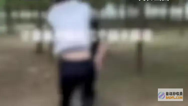 扮牲口后续太惨了男性遭多人霸凌喝尿警方通