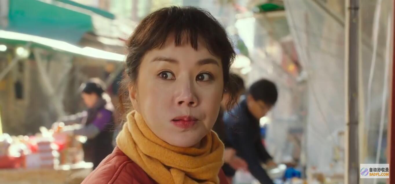 老板娘乐的找不到北 青睐！汤唯现身成都吃乐山烧烤 (老板娘去哪里了)