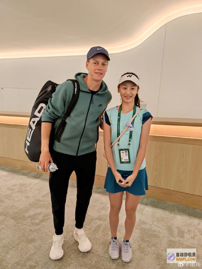 森碟女儿田亮带儿女感触温网为中国球员加油已加