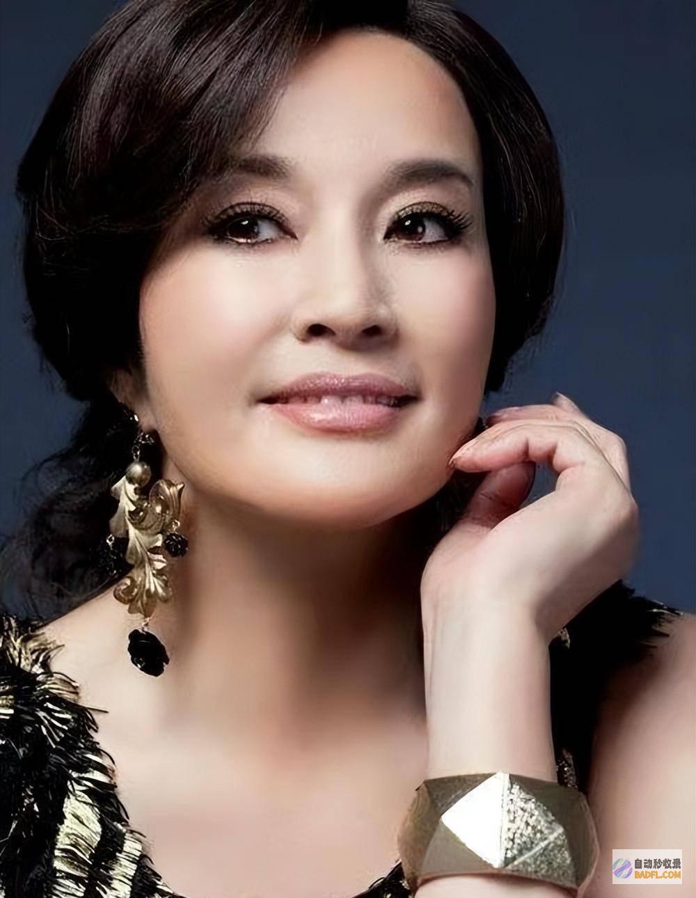 自称演二三十岁没疑问评论区炸锅了74岁刘晓庆想