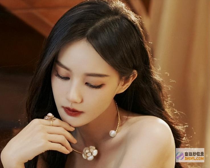 李一桐拍戏时腿上爬了好大一条被粉丝后