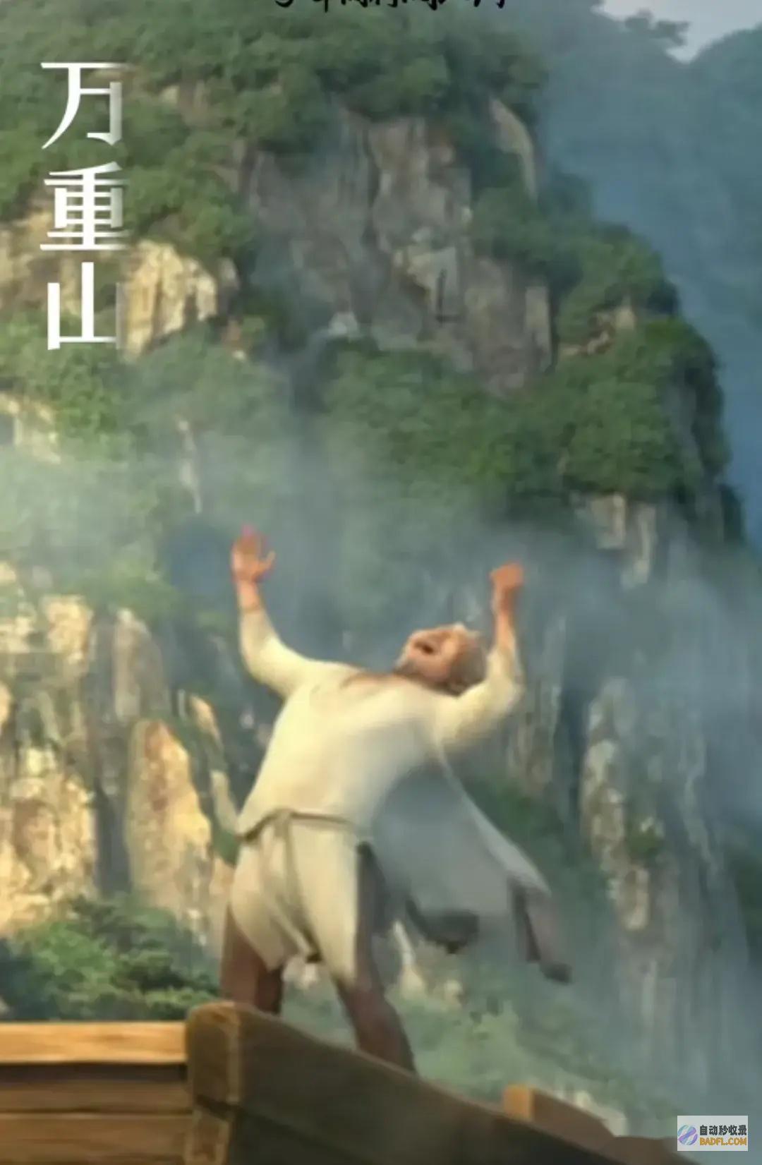 王炸董宇辉5分钟连发3篇重庆小作文文中一句诗让
