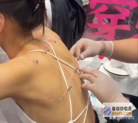 缝嘴成时兴人皮扣这种时兴看着人头皮发麻办