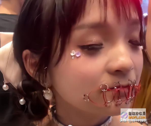 缝嘴成时兴人皮扣这种时兴看着人头皮发麻办