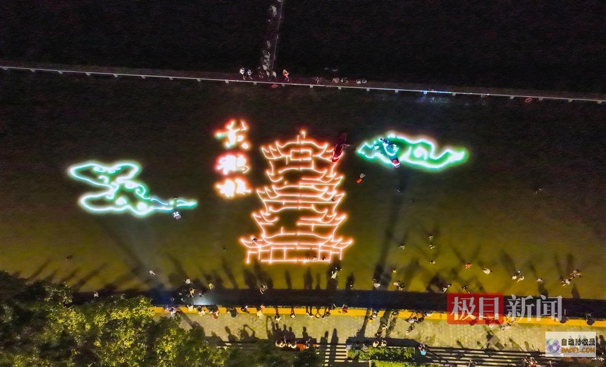 凌波门灯光秀吸引游客驻足凌波门灯厂家