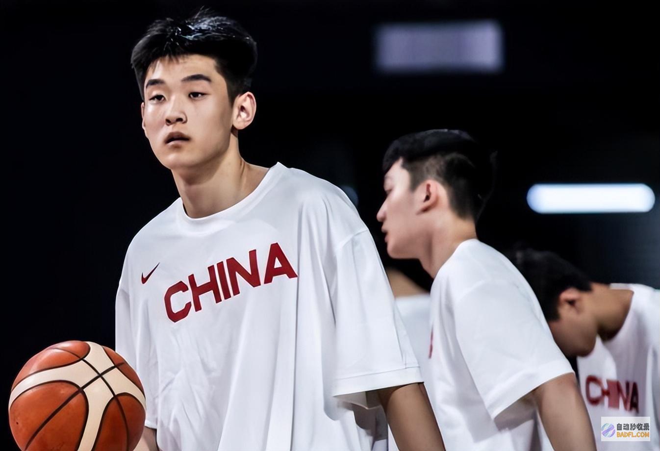 男篮U17惨败2484分差距不敌美国李悦洲17郇