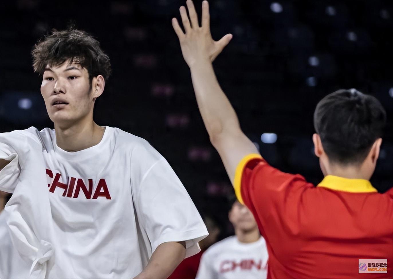男篮U17惨败2484分差距不敌美国李悦洲17郇